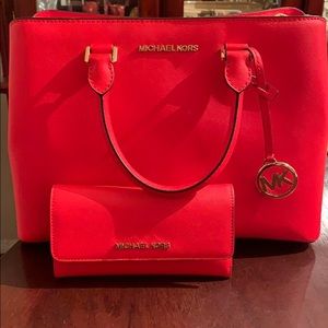 Purse and wallet set.